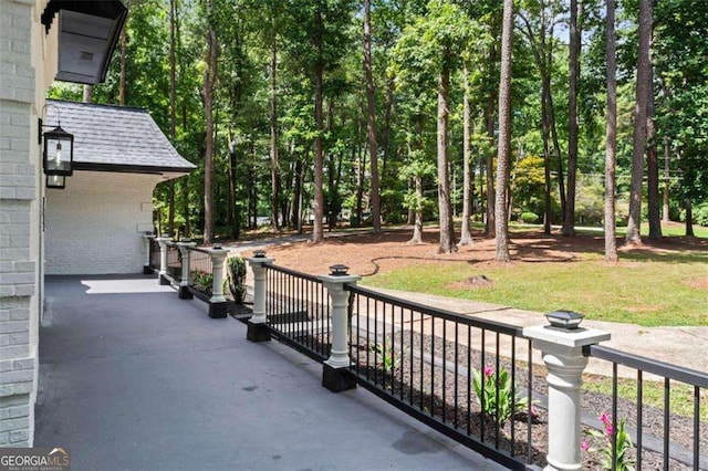 2023 Stoneleigh Dr, Stone Mountain, GA 30087 - view of patio / terrace
