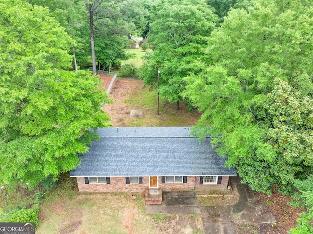 98 Orchard Cir, Commerce, GA 30529 - birds eye view of property featuring a wooded view