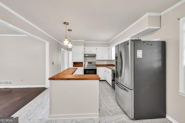 98 Orchard Cir, Commerce, GA 30529 - kitchen featuring visible vents, stainless steel appliances, crown molding, and butcher block counters