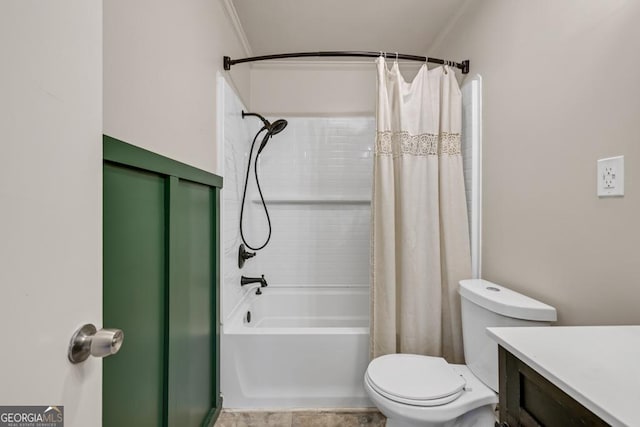 98 Orchard Cir, Commerce, GA 30529 - full bathroom featuring crown molding, toilet, shower / bath combo with shower curtain, and vanity