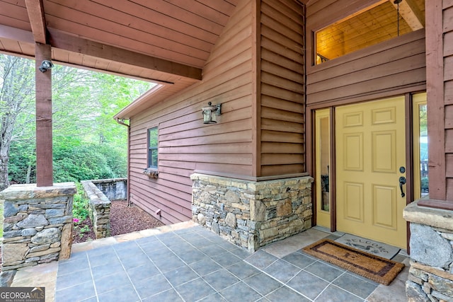 2608 The Rdgs, Hiawassee, GA 30546 - property entrance with stone siding