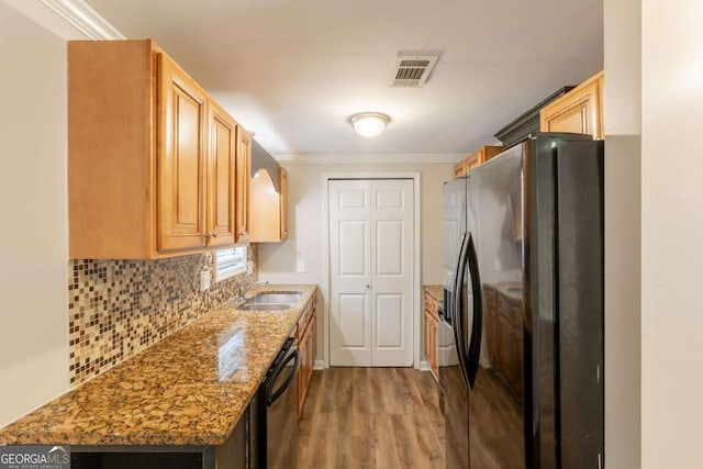 110 Valley View Ct, Tyrone, GA 30290 - kitchen with a sink, wood finished floors, ornamental molding, black appliances, and visible vents