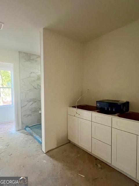 189 Warner Rd, Barnesville, GA 30204 - full bath with a stall shower