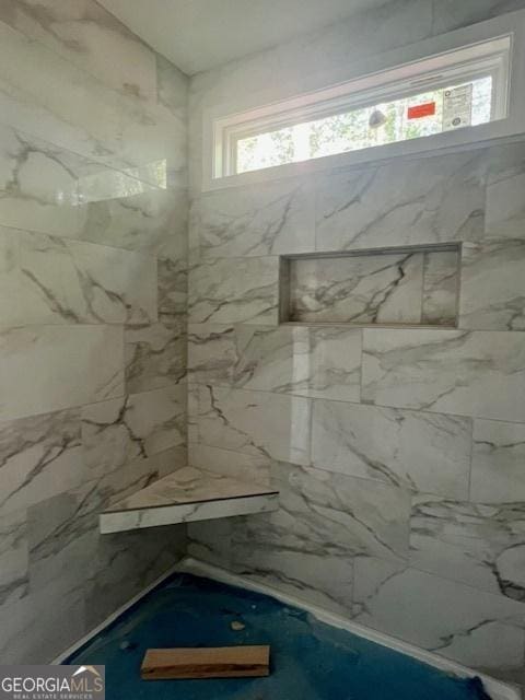 189 Warner Rd, Barnesville, GA 30204 - bathroom with a marble finish shower