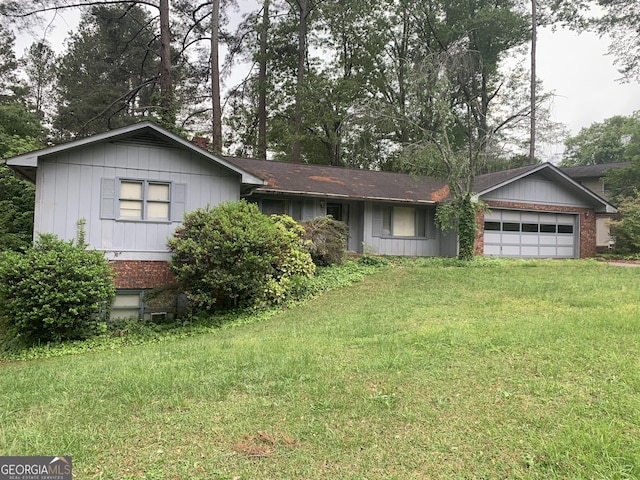 96 Glencrest Dr, Toccoa, GA 30577 - single story home featuring a garage, brick siding, board and batten siding, and a front yard