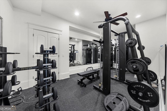 exercise room with recessed lighting and ceiling fan