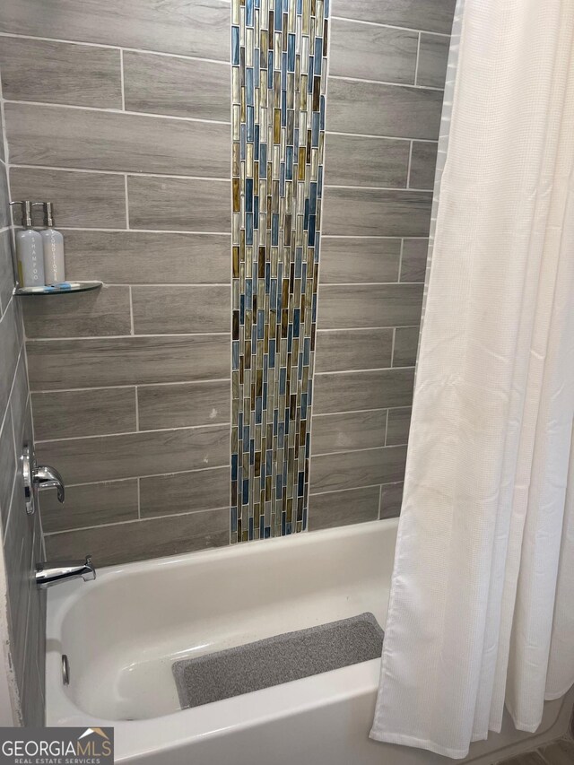 1962 Markone St NW, Atlanta, GA 30318 - full bathroom with shower / tub combo with curtain