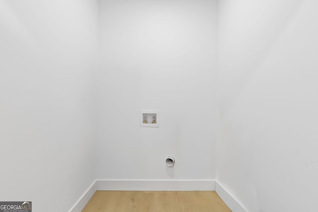 906 Mcdaniel St, Atlanta, GA 30310 - laundry area featuring washer hookup, baseboards, and light wood-style floors