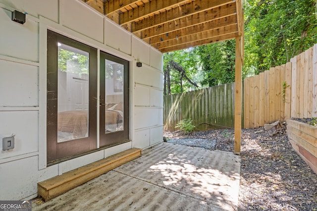 906 Mcdaniel St, Atlanta, GA 30310 - fenced backyard with a patio