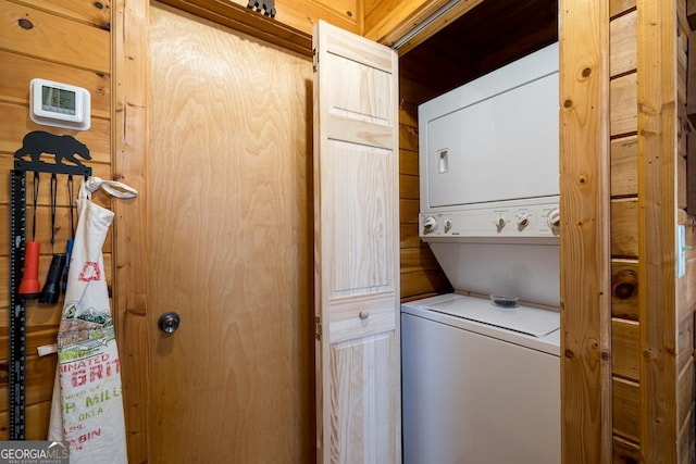 191 Mountain View Rd, Ellijay, GA 30540 - laundry area featuring stacked washer / dryer