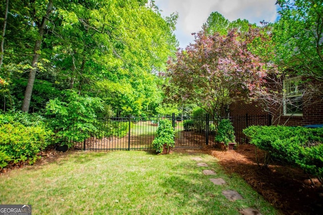 view of yard featuring fence