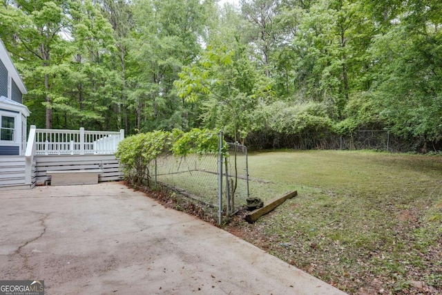 155 Hunters Pointe Dr, Athens, GA 30606 - view of yard with a wooden deck and fence