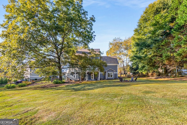 exterior space featuring a front yard