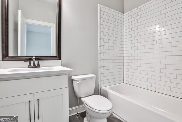 247 Franklin Rd, Atlanta, GA 30342 - full bath featuring shower / tub combination, vanity, toilet, and baseboards