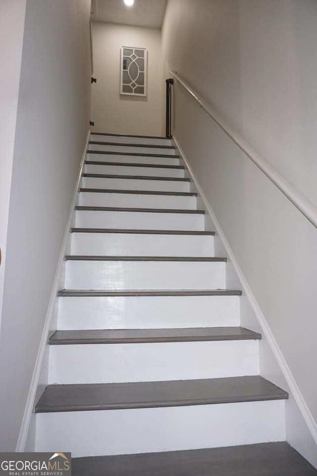 2566 Summit Cove Dr, Duluth, GA 30097 - view of staircase