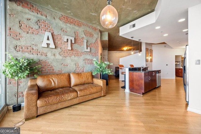 400 W Peachtree St NW Unit 3614, Atlanta, GA 30308 - interior space featuring visible vents and a sink