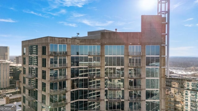 400 W Peachtree St NW Unit 3614, Atlanta, GA 30308 - view of building exterior with a city view
