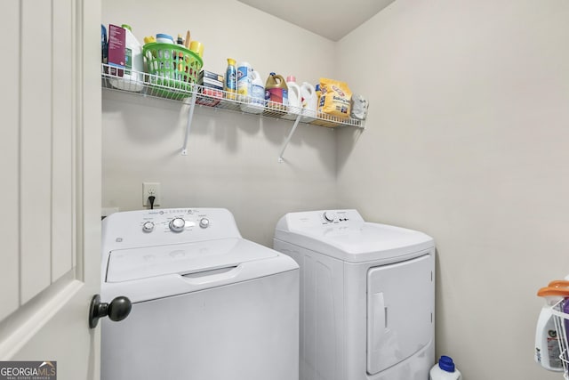 97 Fieldstone Ln, Dallas, GA 30132 - laundry area featuring washing machine and clothes dryer