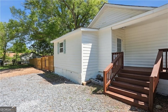 130 S Avenue SE, Marietta, GA 30060 - view of property exterior with crawl space and fence