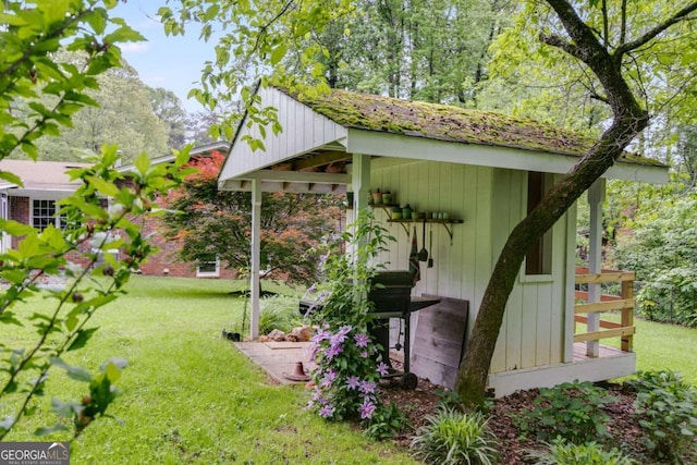 view of outbuilding