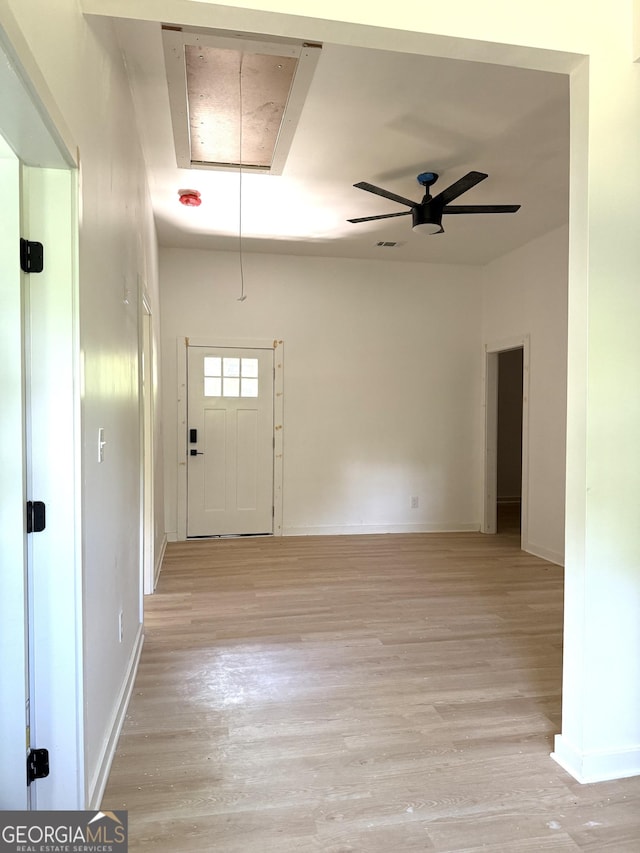 808 Center St, Macon, GA 31217 - entryway featuring light wood finished floors, a ceiling fan, and baseboards