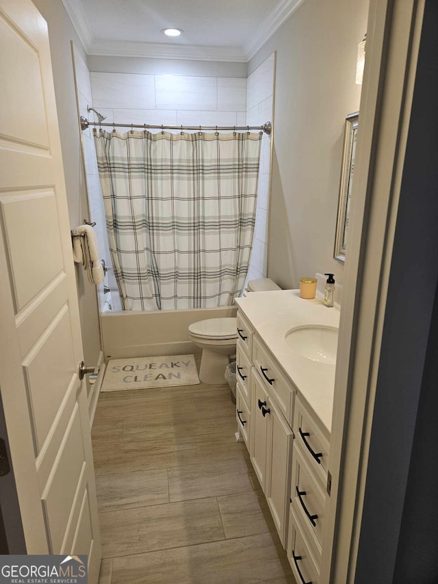 bathroom with crown molding, recessed lighting, shower / tub combo, and vanity