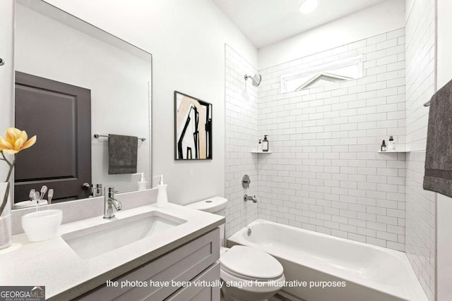 585 Ira St SW, Atlanta, GA 30312 - bathroom featuring shower / bathtub combination, toilet, recessed lighting, and vanity