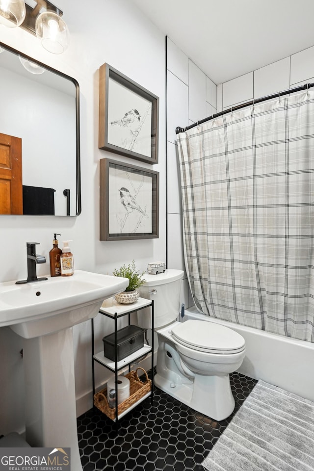 109 Old Virginia Cir, Jonesboro, GA 30236 - bathroom with toilet, shower / tub combo, and tile patterned floors