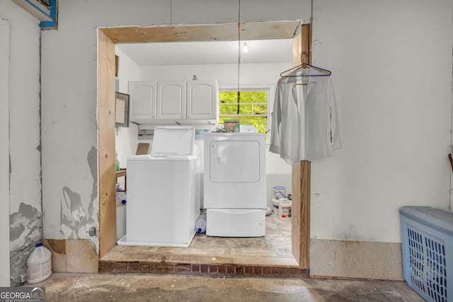 415 Scenic Dr, Toccoa, GA 30577 - laundry area with washer and clothes dryer