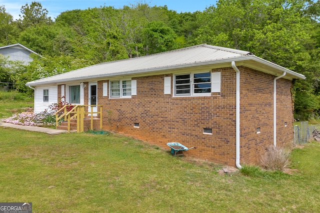 415 Scenic Dr, Toccoa, GA 30577 - single story home with brick siding, metal roof, crawl space, and a front yard