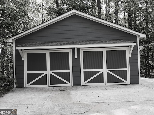 view of outdoor structure featuring an outdoor structure