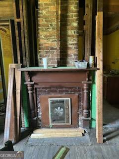 803 S Jefferson St, Dublin, GA 31021 - details with brick siding