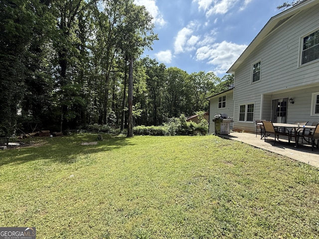 view of yard with a patio