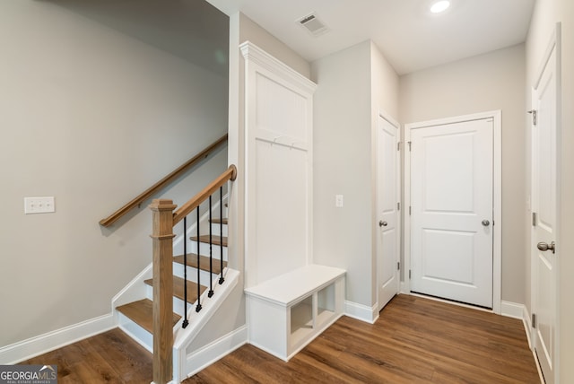 mudroom with recessed lighting, baseboards, dark wood-style floors, and visible vents