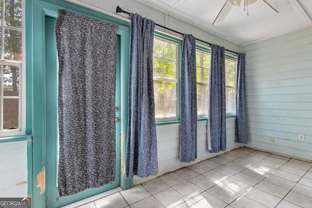 room details with ceiling fan