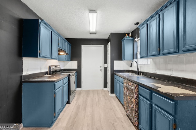 kitchen with a sink, stainless steel electric range oven, dark countertops, and blue cabinets