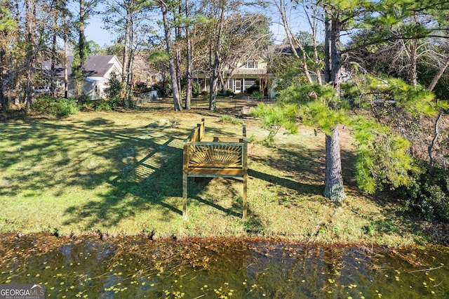 view of yard featuring a water view