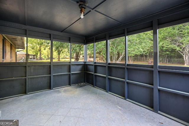 115 Linda Way, Fayetteville, GA 30215 - unfurnished sunroom with a ceiling fan
