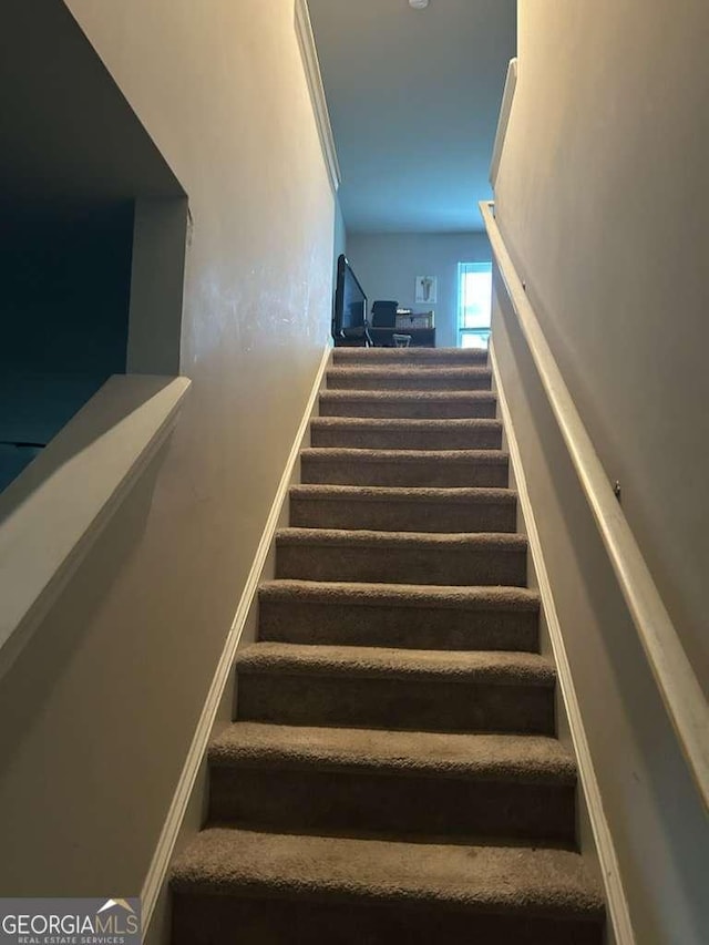 713 Dove Tree Ln, Social Circle, GA 30025 - view of stairway