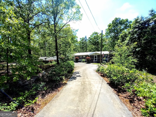 328 Kelly Creek Rd, Waco, GA 30182 - view of front facade featuring driveway