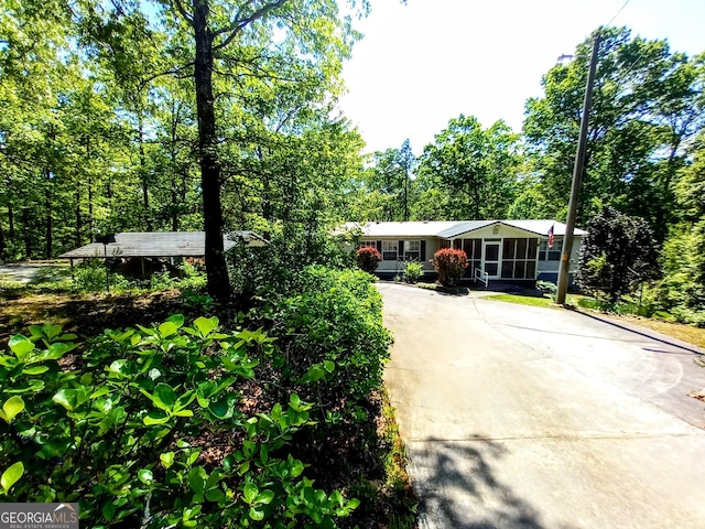 328 Kelly Creek Rd, Waco, GA 30182 - view of front of house with concrete driveway