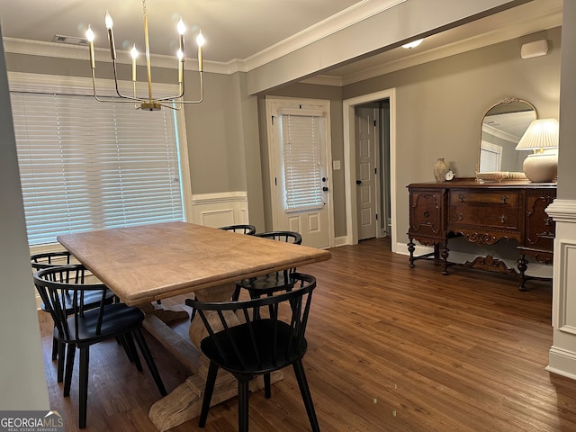 20 Wagon Trl, Mansfield, GA 30055 - dining area featuring visible vents, ornamental molding, wood finished floors, and a notable chandelier