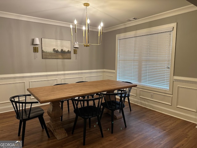20 Wagon Trl, Mansfield, GA 30055 - dining area with an inviting chandelier, ornamental molding, visible vents, and a decorative wall