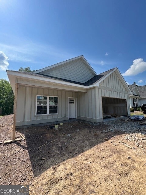 58 Round Rock Cir, Rome, GA 30161 - view of front of home featuring board and batten siding and an attached garage
