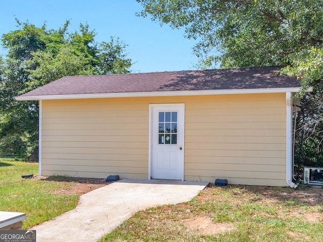 view of outbuilding featuring an outdoor structure