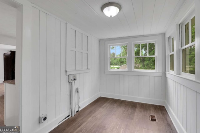 3223 Cleveland Hwy, Gainesville, GA 30506 - laundry room with dark wood-style floors and baseboards