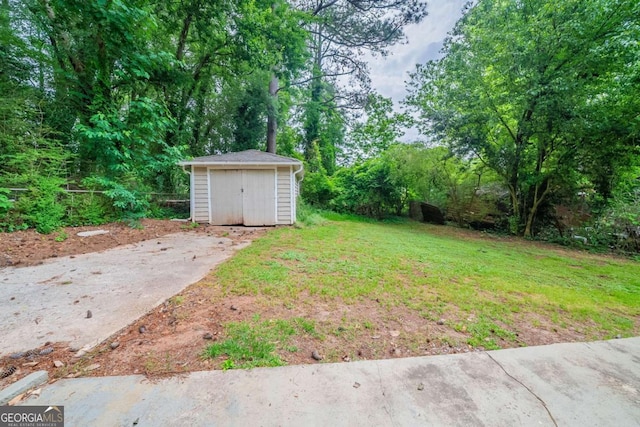 1774 Austin Dr, Decatur, GA 30032 - view of yard with an outbuilding and a storage unit