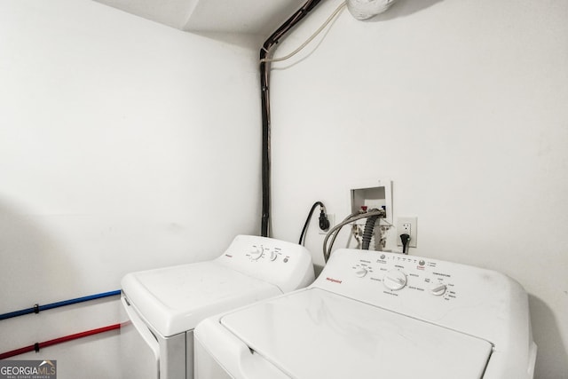 106 Vickie Dr, Warner Robins, GA 31093 - washroom featuring laundry area and washer and clothes dryer