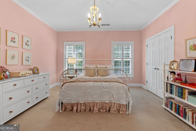 bedroom featuring crown molding, an inviting chandelier, light carpet, and visible vents
