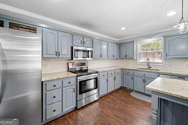 405 Maple Rdg, White, GA 30184 - kitchen with a sink, a textured ceiling, appliances with stainless steel finishes, and gray cabinetry